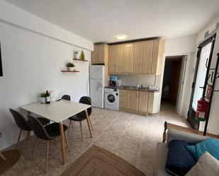 Cuina de Planta baixa de lloguer en  Madrid Capital amb Aire condicionat, Moblat i Alarma