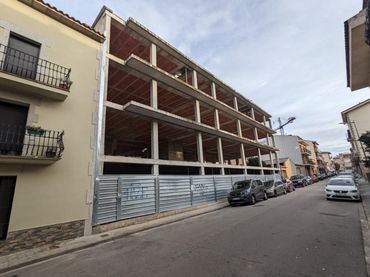 Wohngebäude zum Verkauf in Carrer Catalunya 36