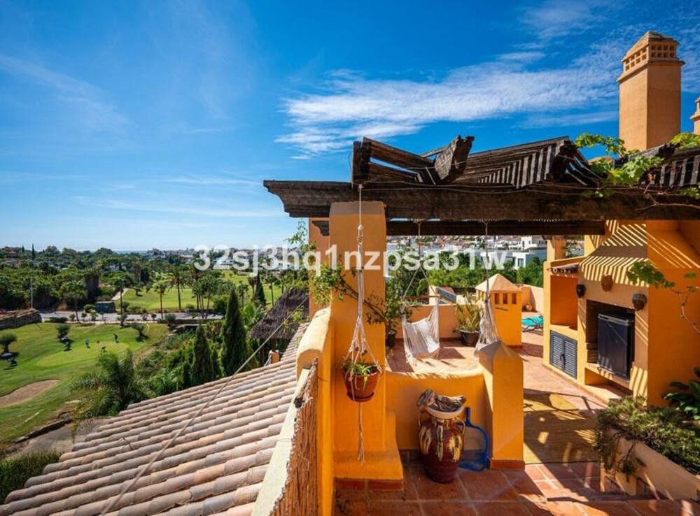 Exterior view of Attic for sale in Estepona  with Air Conditioner, Terrace and Storage room