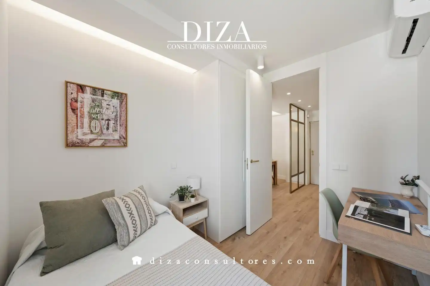 Bedroom of Flat for rent in Madrid  with Air Conditioner, Heating and Furnished
