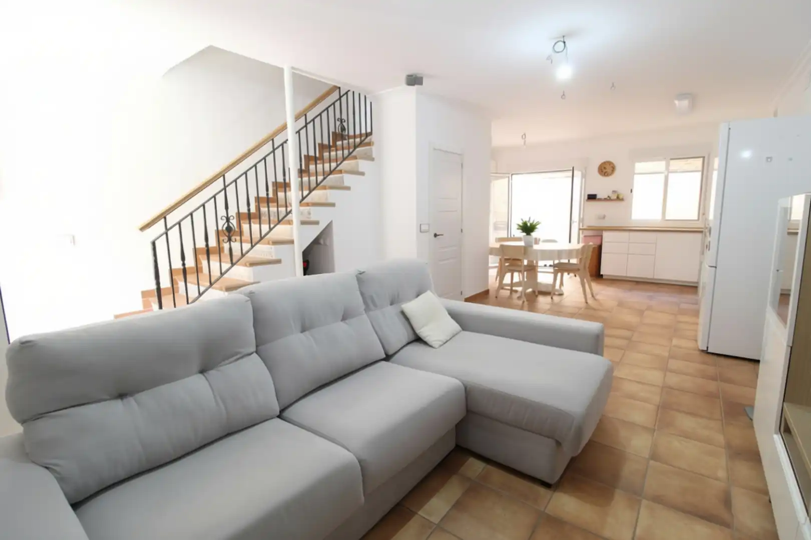 Sala d'estar de Casa adosada en venda en  Barcelona Capital amb Moblat