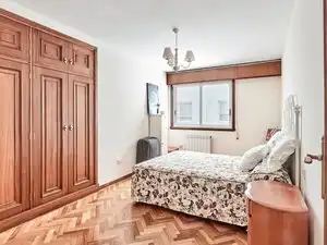 Dormitori de Pis en venda en A Coruña Capital  amb Calefacció, Parquet i Terrassa