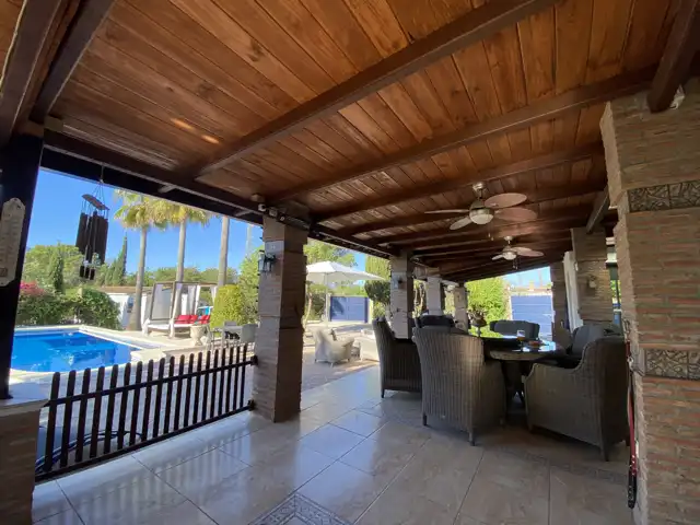 Terraza de Casa o chalet en venta en Alhaurín El Grande con Aire acondicionado, Jardín privado y Piscina