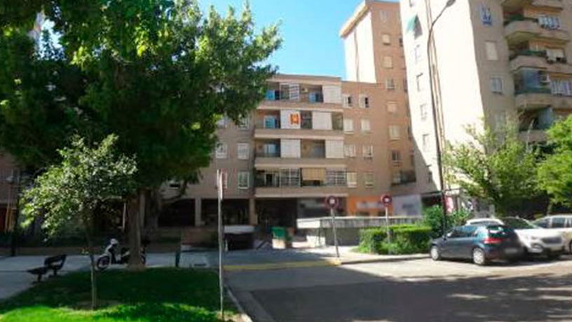 Vista exterior de Local en venda en  Zaragoza Capital