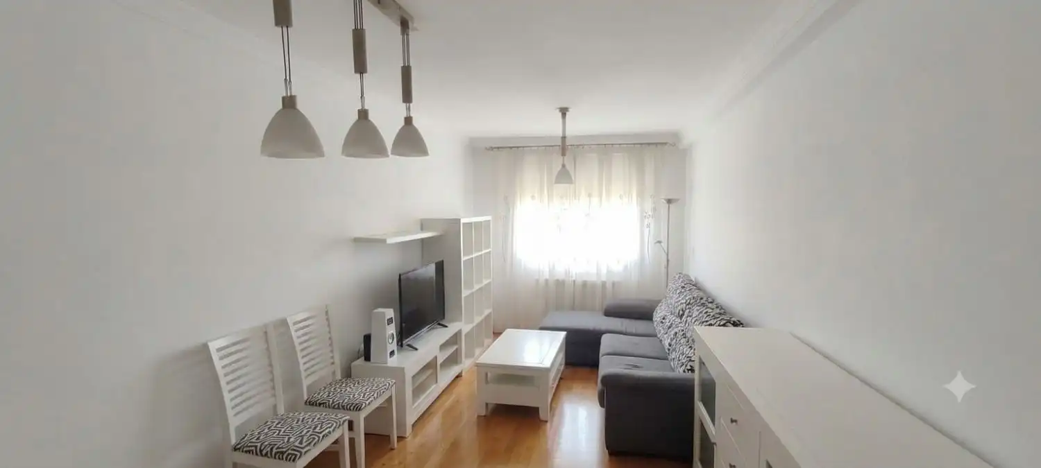 Sala d'estar de Pis de lloguer en Albacete amb Aire condicionat, Calefacció i Traster