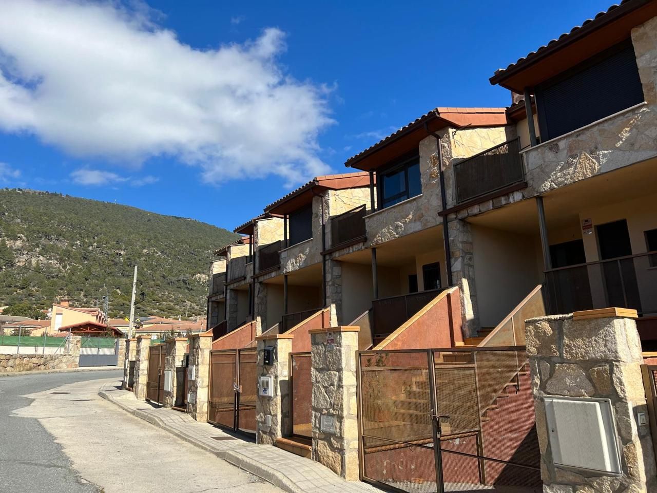 Casa adosada en venta en ACADEMICO JOSE ALBERTO RODRIGUEZ ZAZO, El Barraco