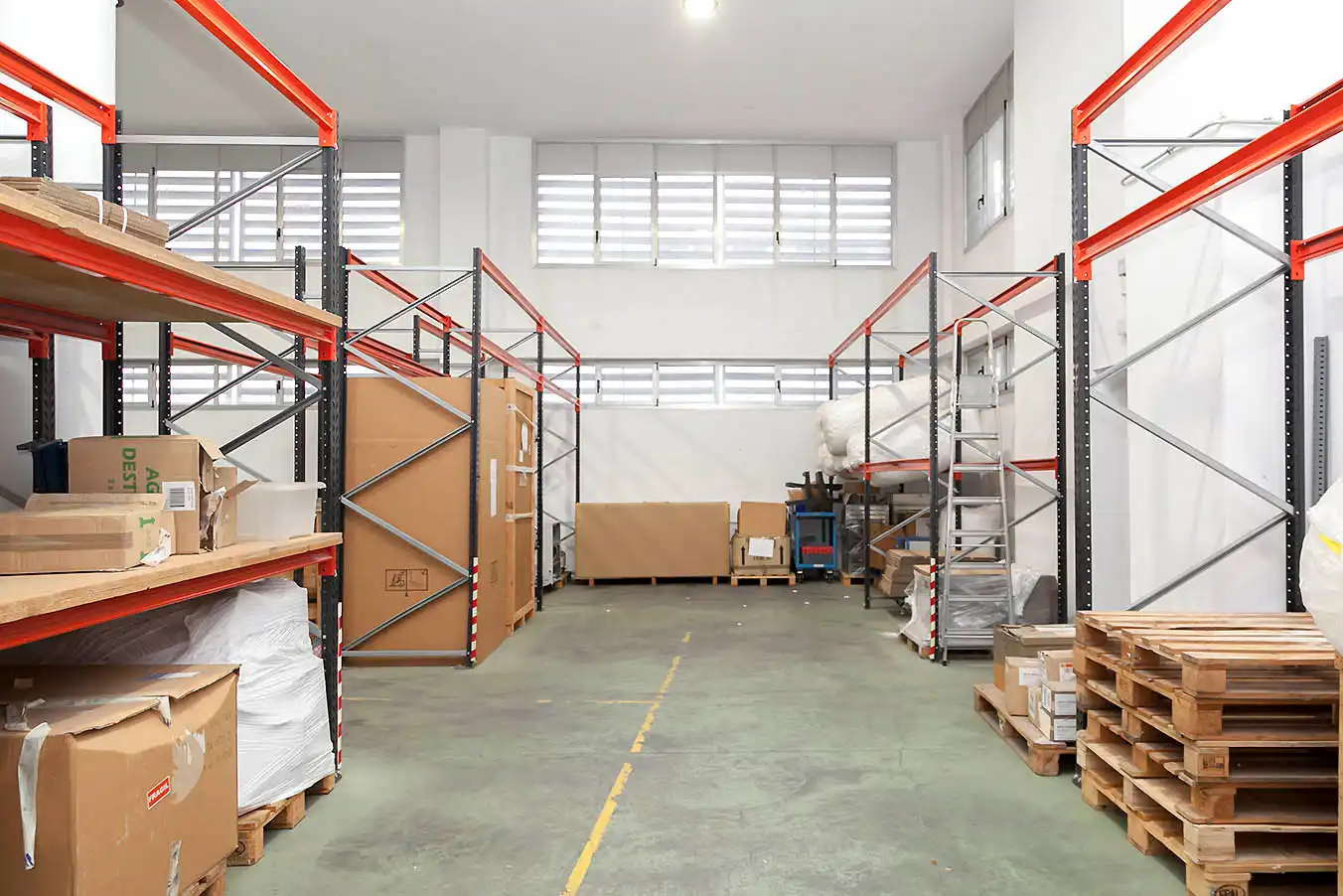 Nave industrial en venta en Molins de Rei con Alarma