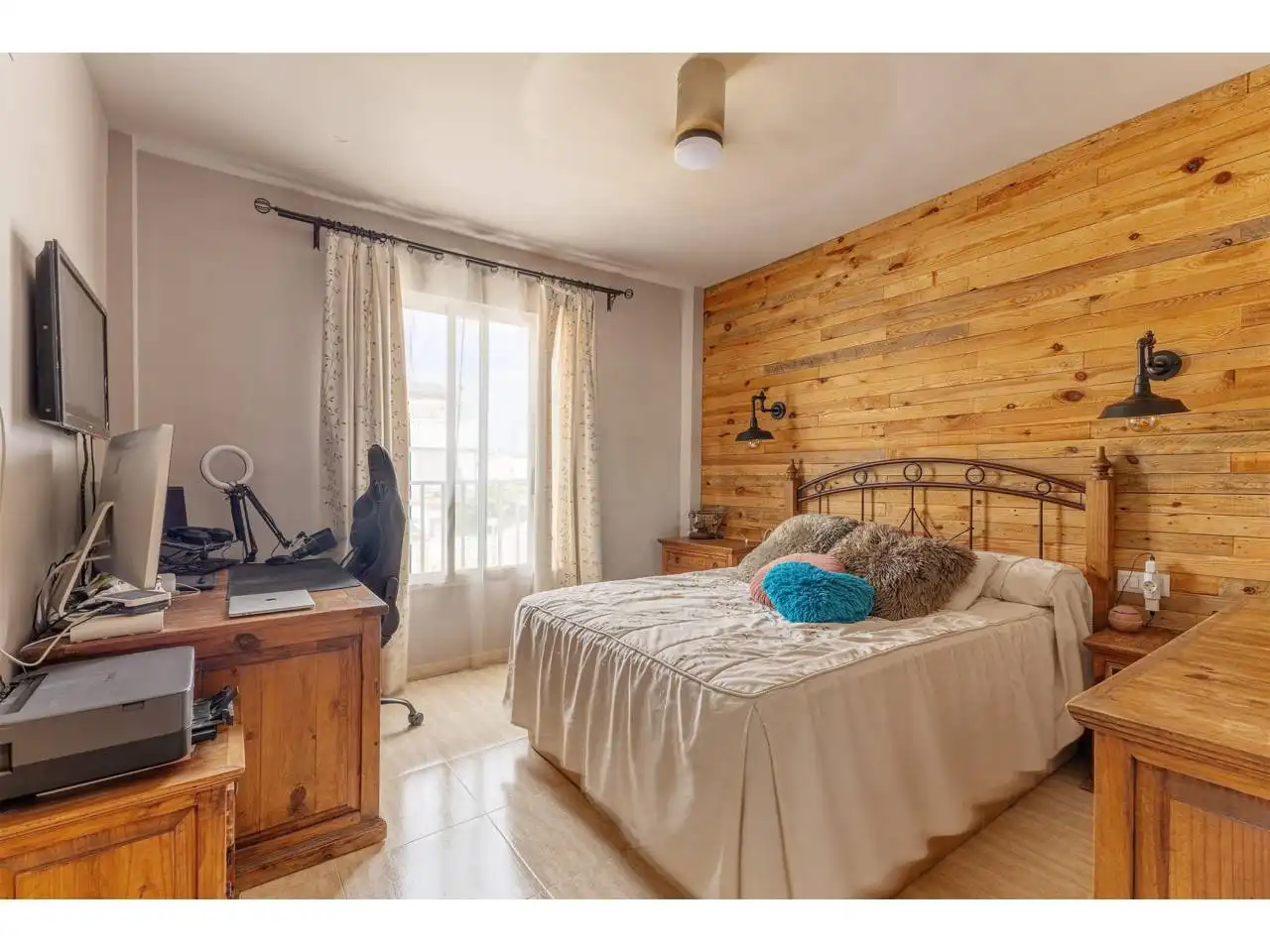 Bedroom of Detached homes for sale in La Pobla de Vallbona  with Air Conditioner, Heating and Private garden