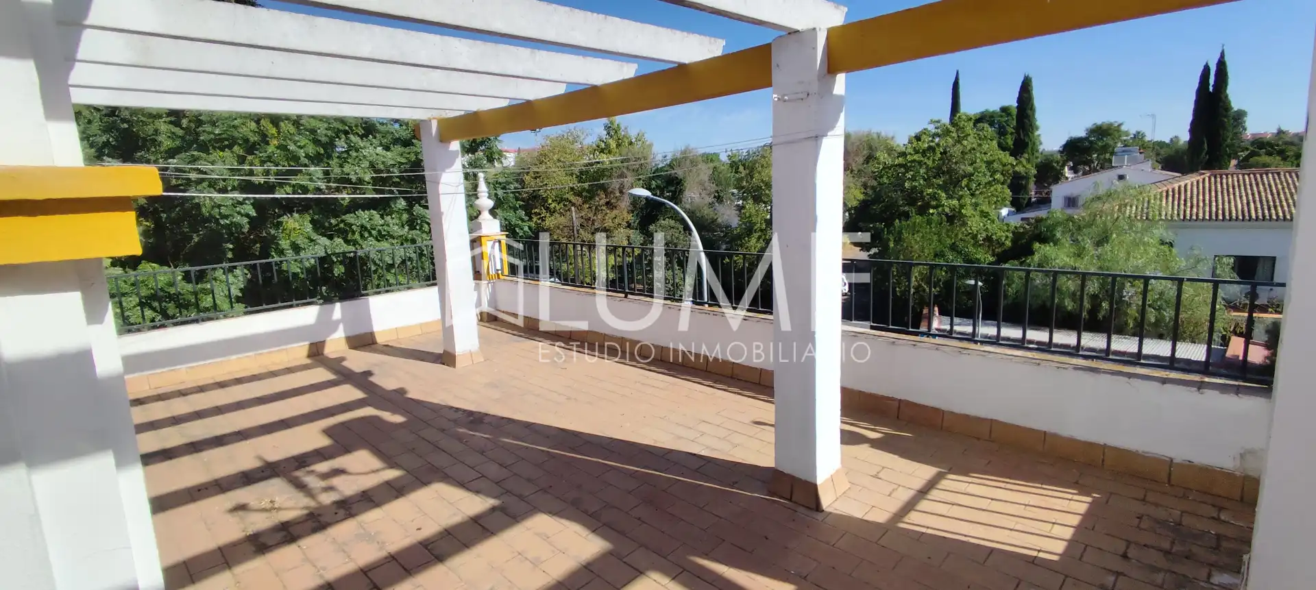 Terrassa de Casa adosada en venda en Sevilla amb Aire condicionat, Calefacció i Terrassa