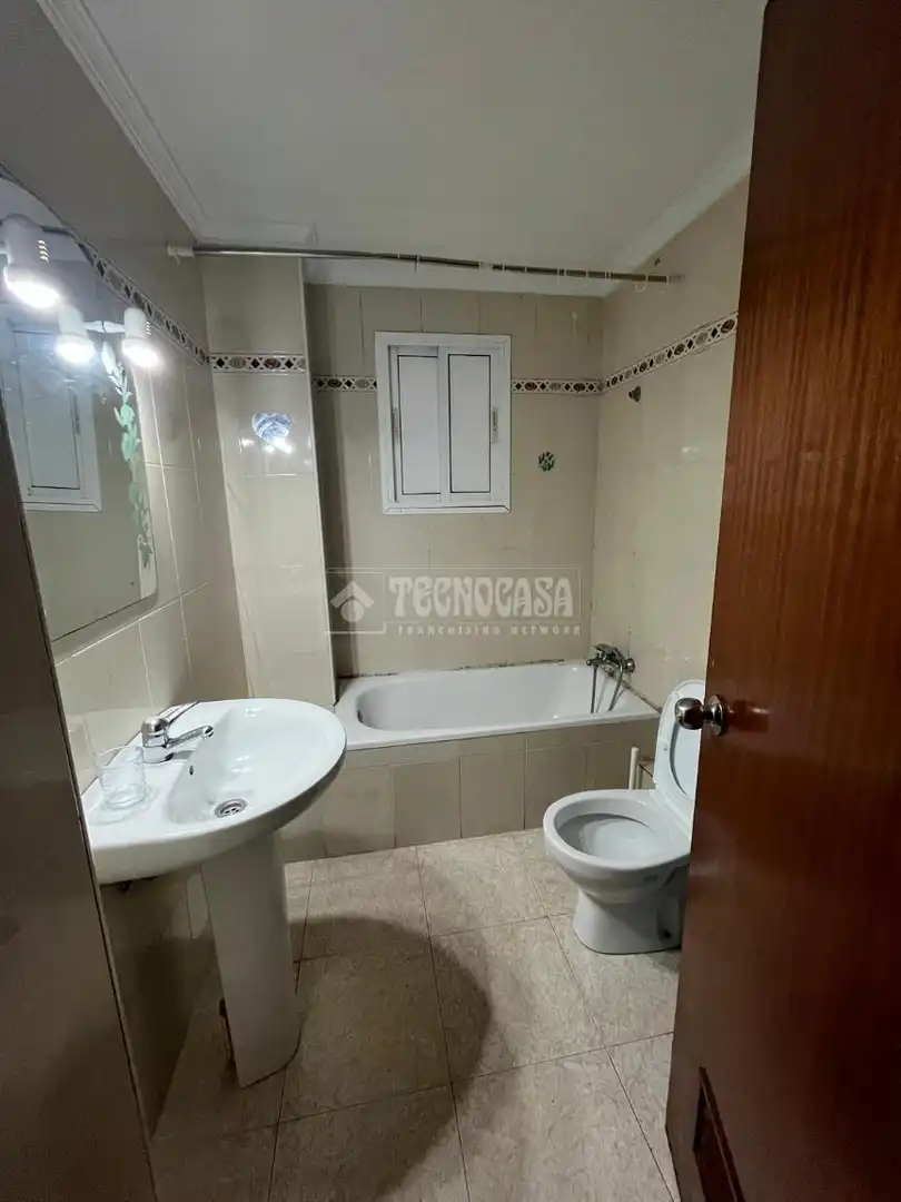 Bathroom of Flat for sale in Sevilla