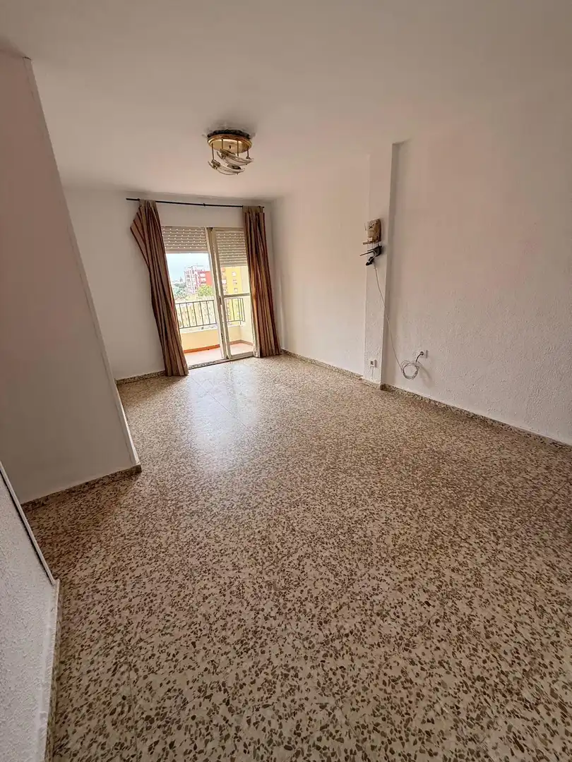 Sala de estar de Piso en venta en Algeciras con Balcón