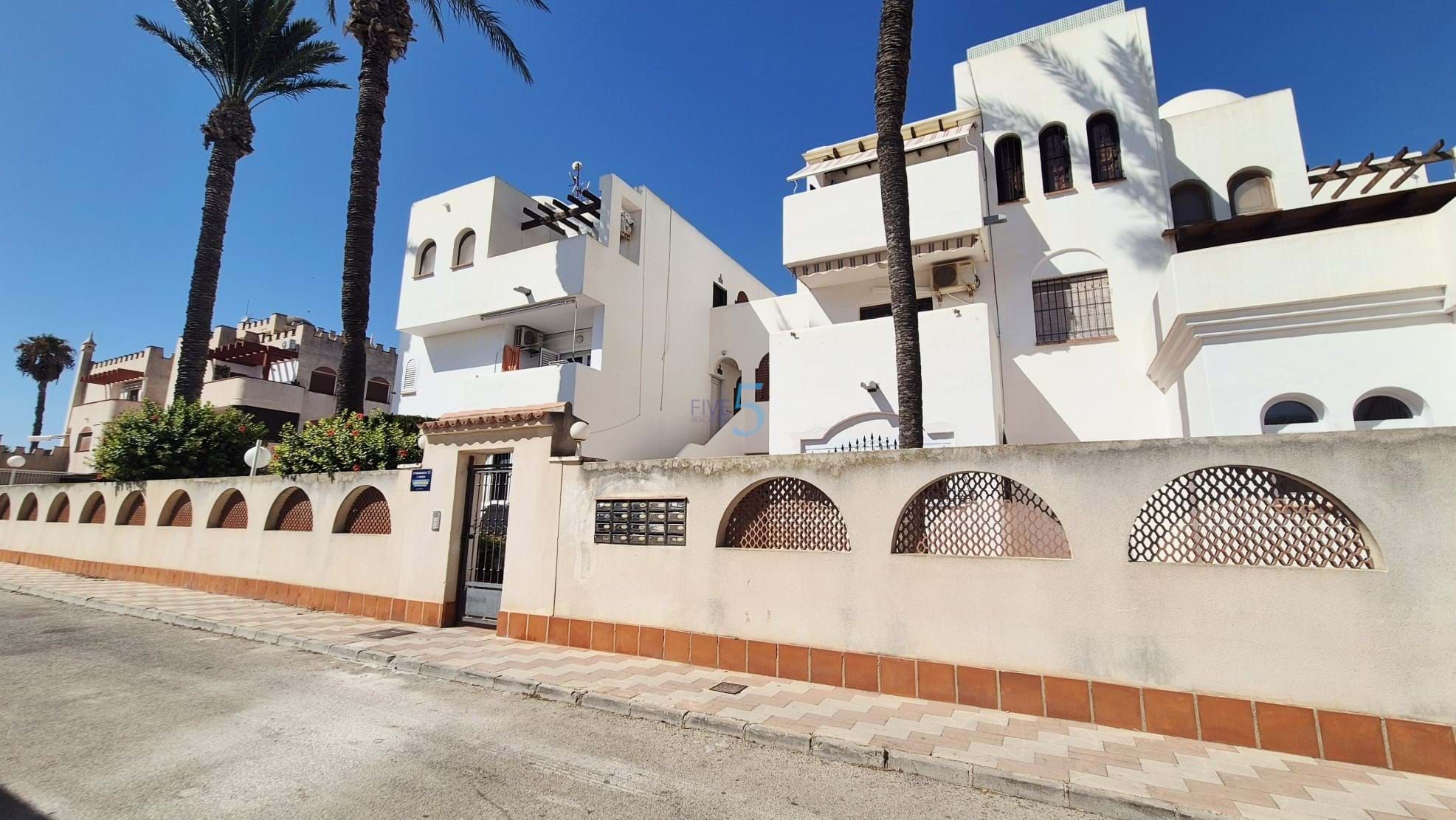 Vista exterior de Pis en venda en Los Alcázares amb Aire condicionat, Calefacció i Traster