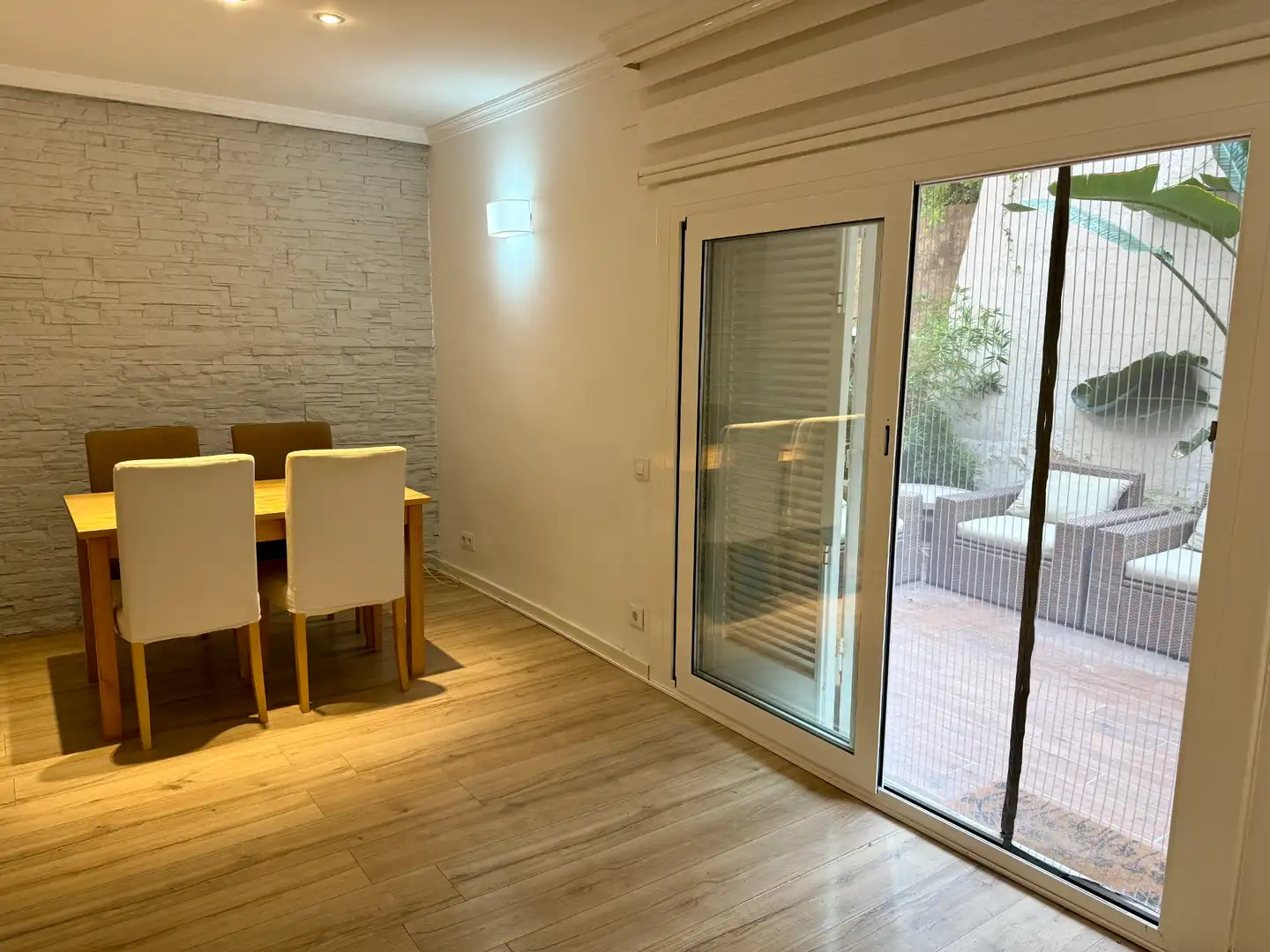 Menjador de Dúplex en venda en Barcelona amb Calefacció, Parquet i Terrassa