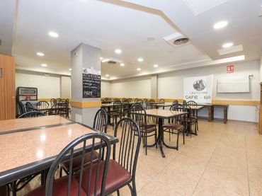Business premises for sale in Calle Diego de Leon