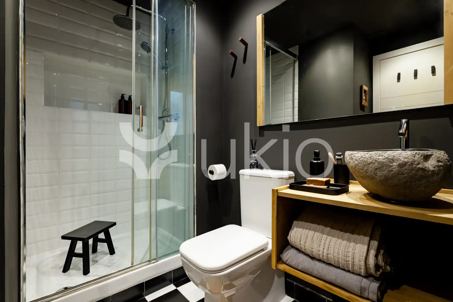 Bathroom of Study for rent in Barcelona  with Air Conditioner, Heating and Terrace