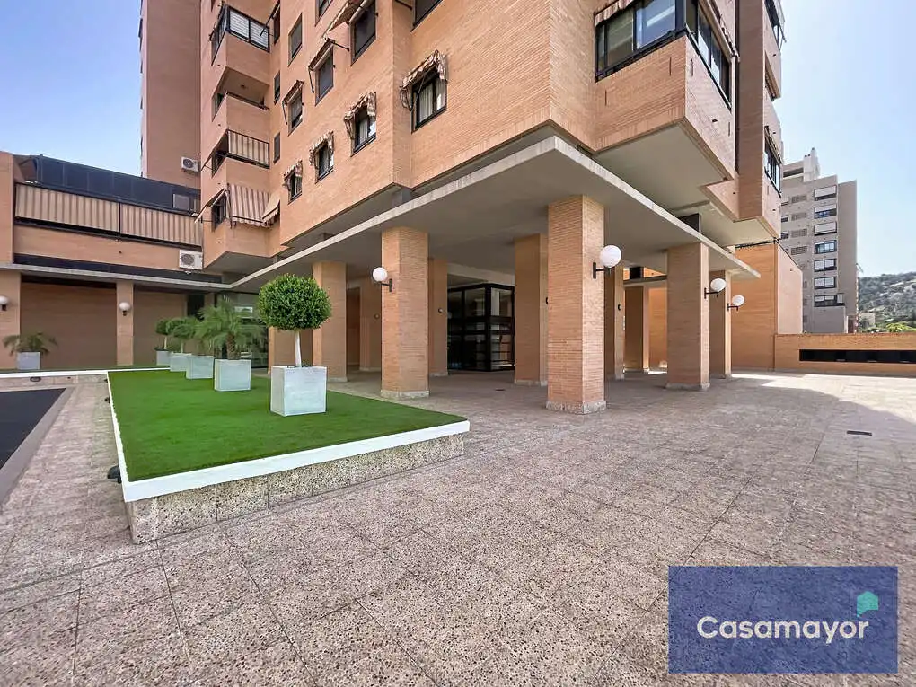 Aparcament de Pis en venda en Alicante / Alacant amb Jardí privat, Terrassa i Traster