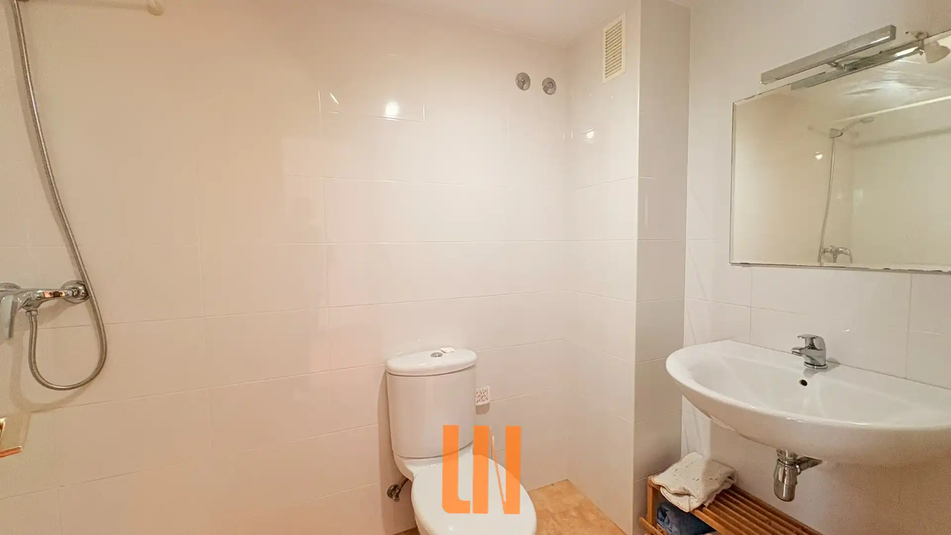 Baño de Piso en venta en A Coruña Capital  con Calefacción