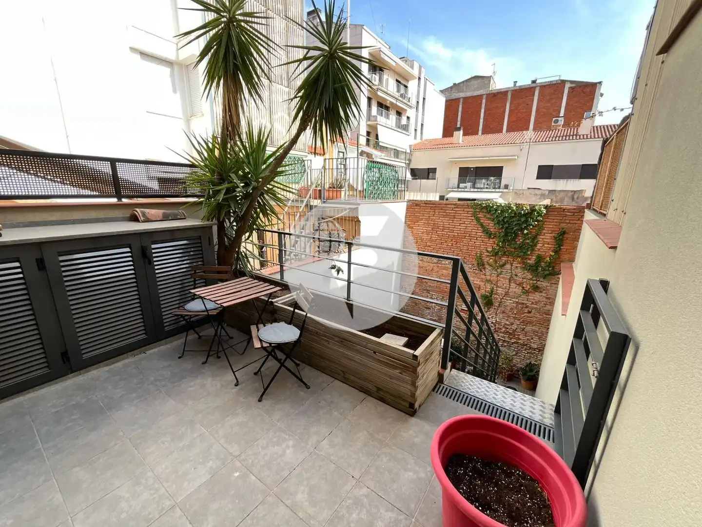 Casa aparellada amb terrassa en venda a Ponent, imagen 34