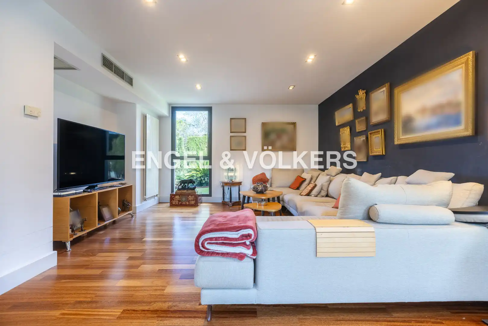 Wohnzimmer von Country house zum Verkauf in Camas mit Klimaanlage, Heizung und Privatgarten