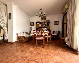 Sala d'estar de Casa o xalet en venda en Torrent amb Aire condicionat i Terrassa