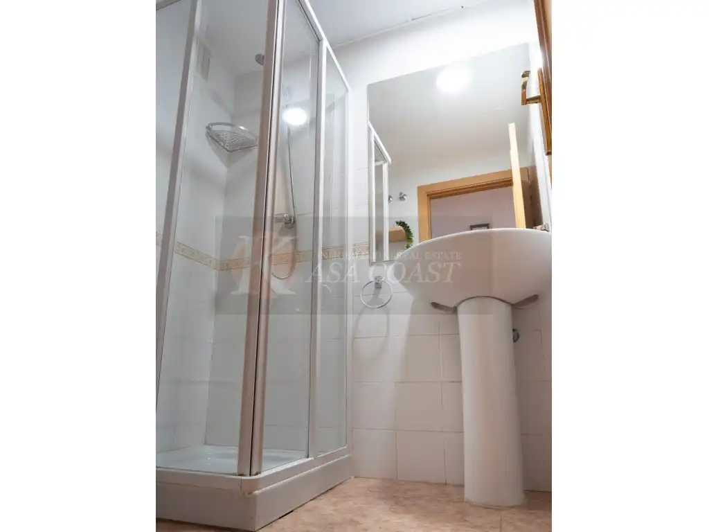 Baño de Piso en venta en Fuengirola con Aire acondicionado, Jardín privado y Terraza