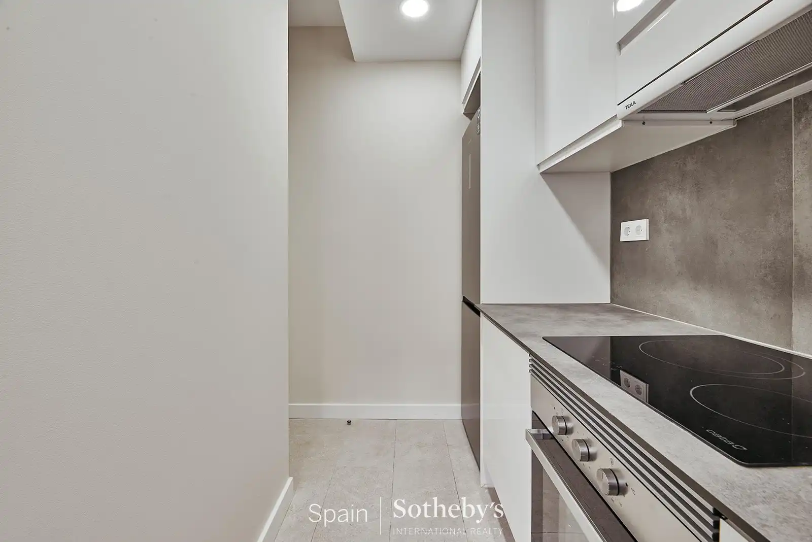 Cuina de Apartament en venda en Madrid amb Aire condicionat i Calefacció