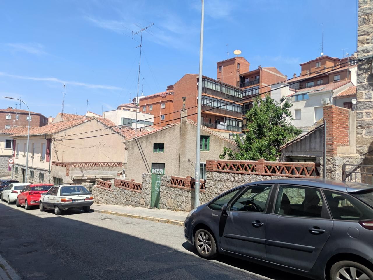 Vista exterior de Casa o xalet en venda en Ávila Capital