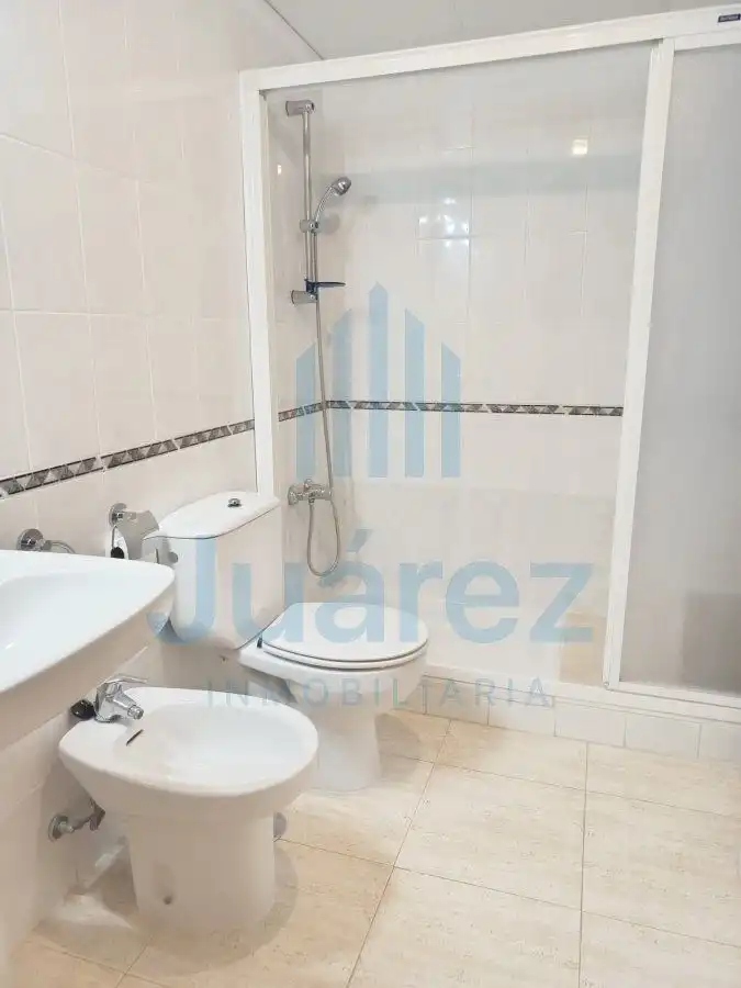 Bany de Pis de lloguer en Alicante / Alacant amb Aire condicionat, Calefacció i Terrassa