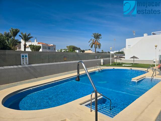 Casa adosada en Venta en Calle Tomillo, 9 en El Palmeral