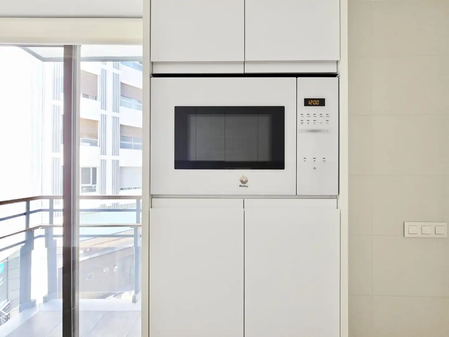 Kitchen of Flat for rent in Valencia  with Parquet flooring and Terrace