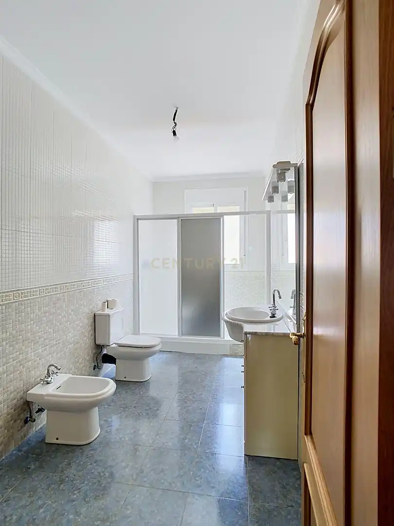Bathroom of Houses for sale in Cuevas de San Marcos