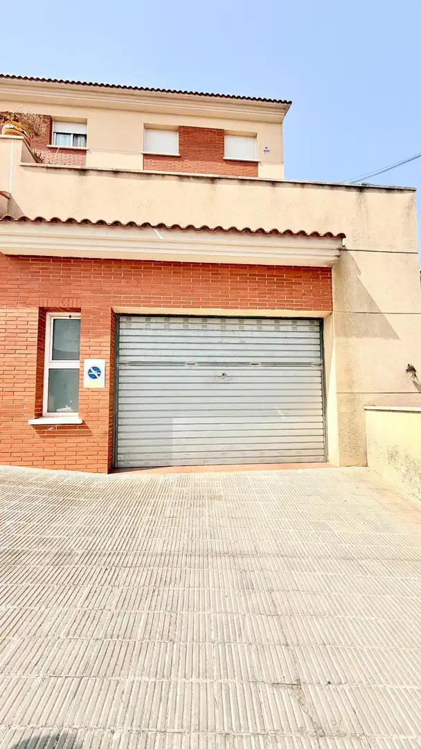 Parking de Casa adosada en venta en Calafell con Aire acondicionado, Calefacción y Jardín privado