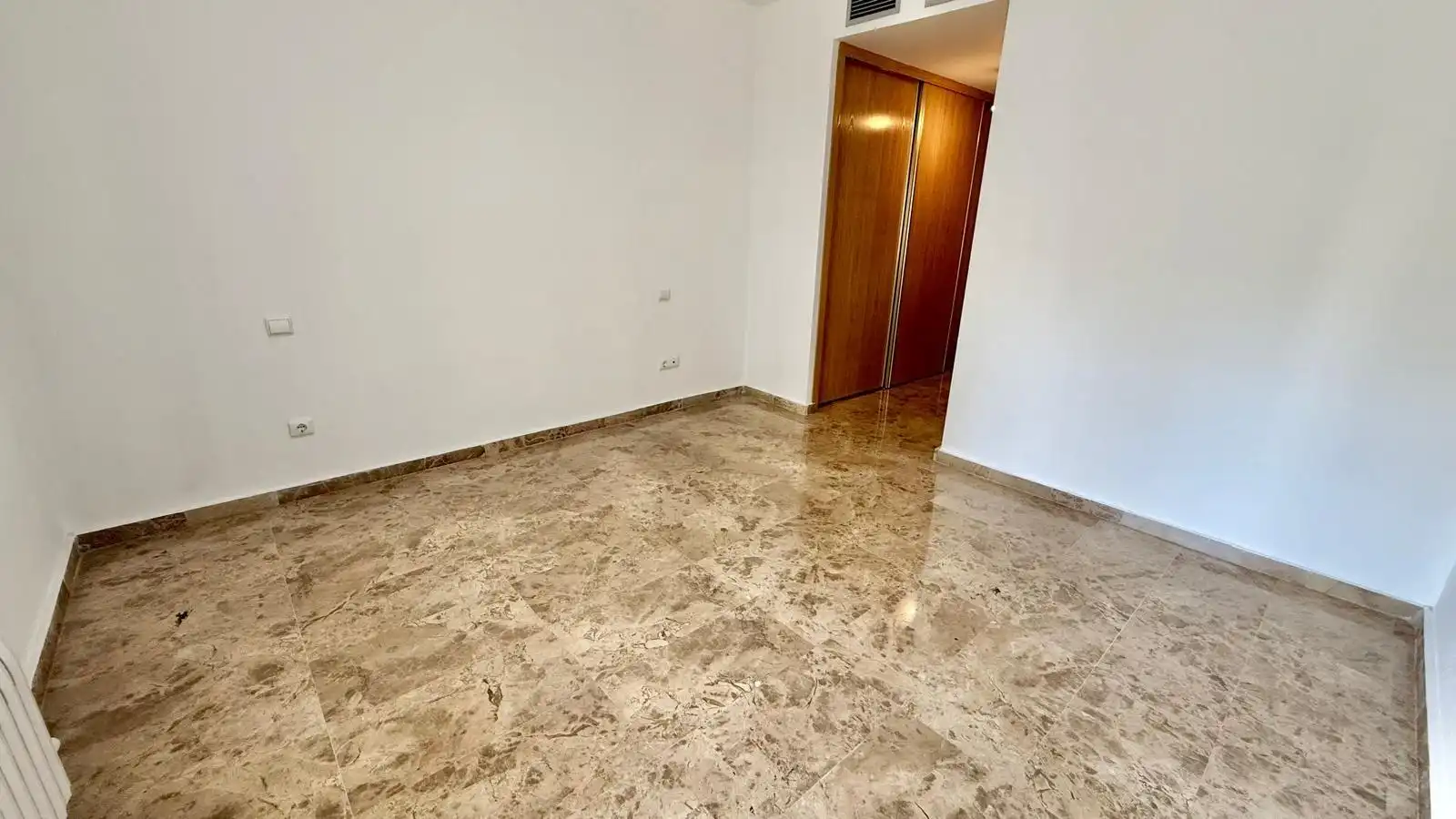 Flat for rent in Zaragoza  with Heating, Terrace and Storage room