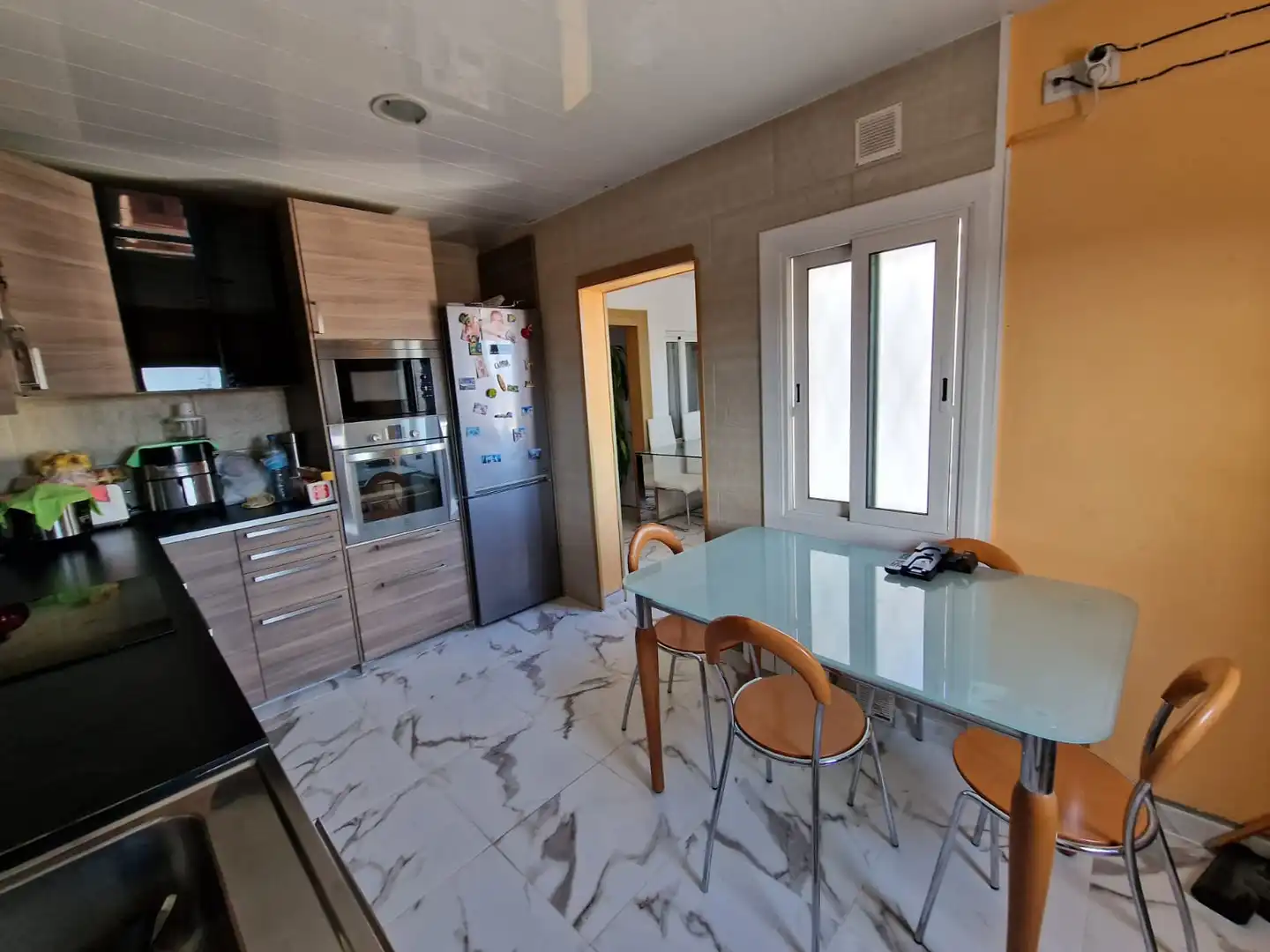 Cocina de Piso en venta en Badalona con Trastero, Horno y Balcón