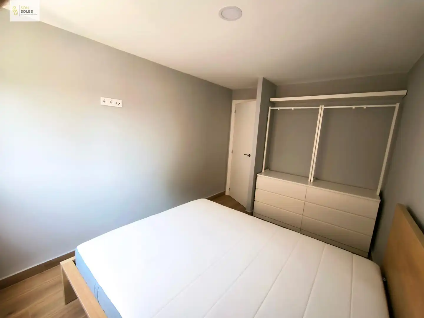 Schlafzimmer von Wohnung zur Miete in Santander mit Heizung und Möbliert