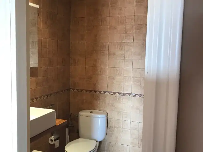 Badezimmer von Dachboden zum Verkauf in Churriana de la Vega mit Klimaanlage, Terrasse und Balkon