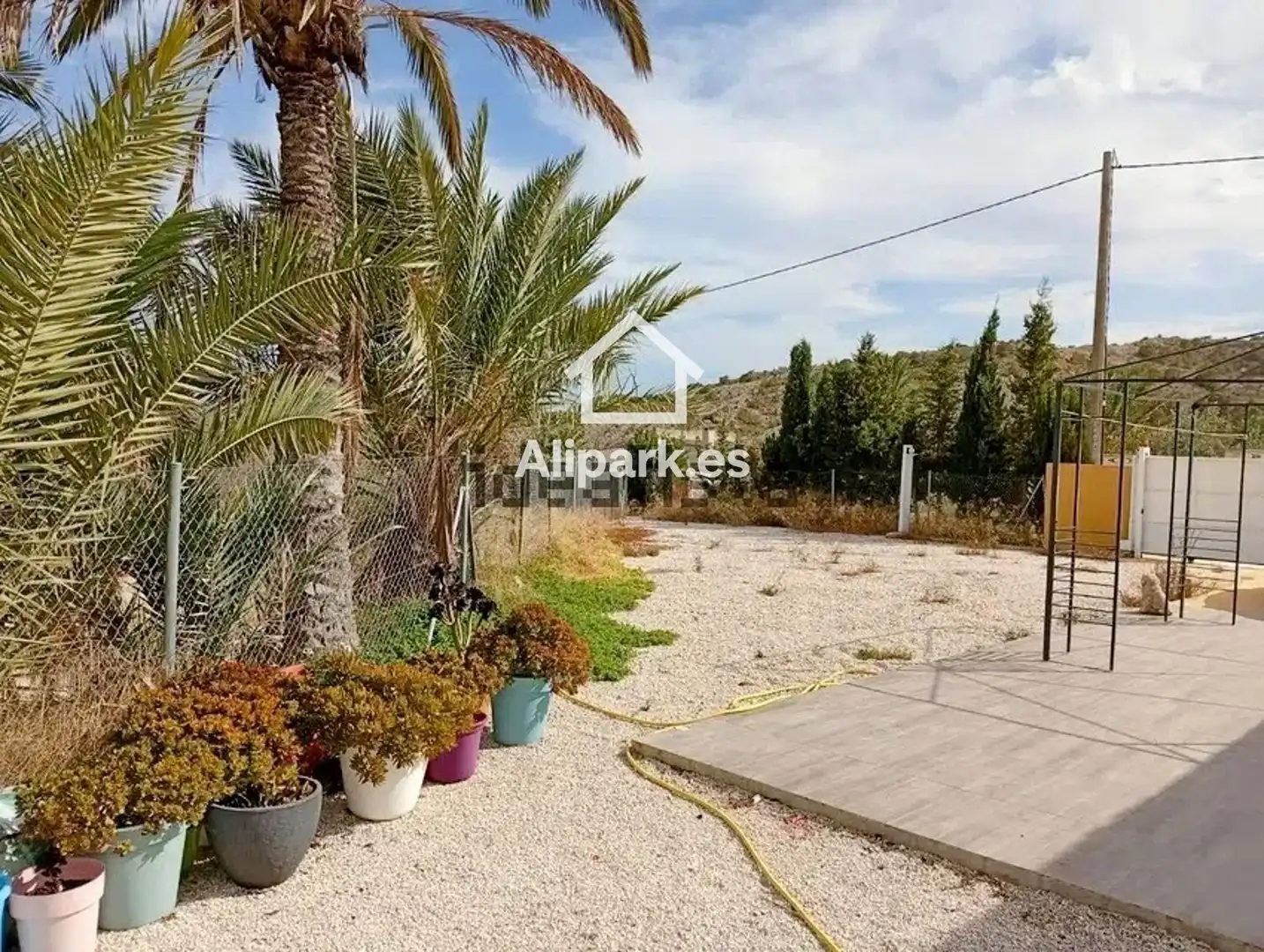 Vista exterior de Casa o chalet en venta en Alicante / Alacant con Trastero, Piscina y Amueblado