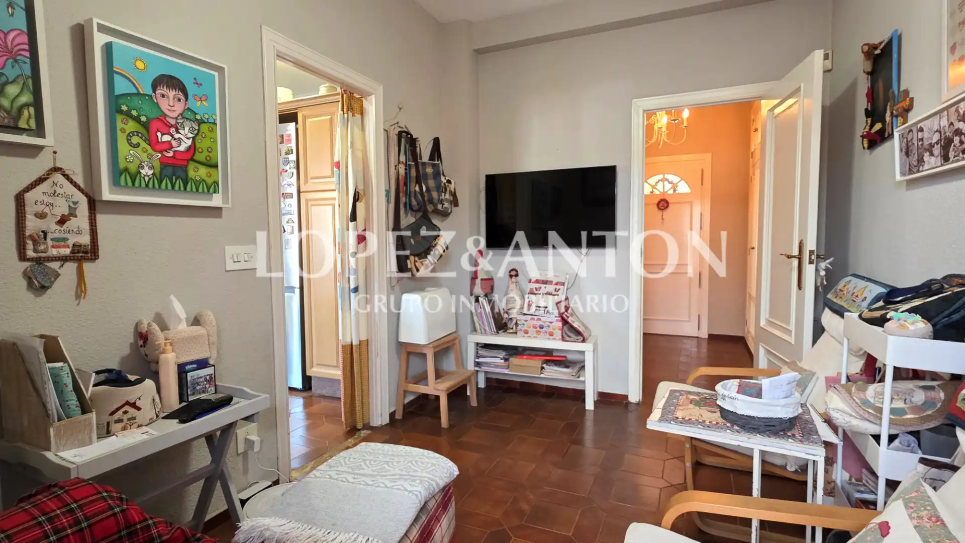 Sala d'estar de Casa o xalet en venda en La Pobla de Vallbona amb Aire condicionat, Calefacció i Jardí privat