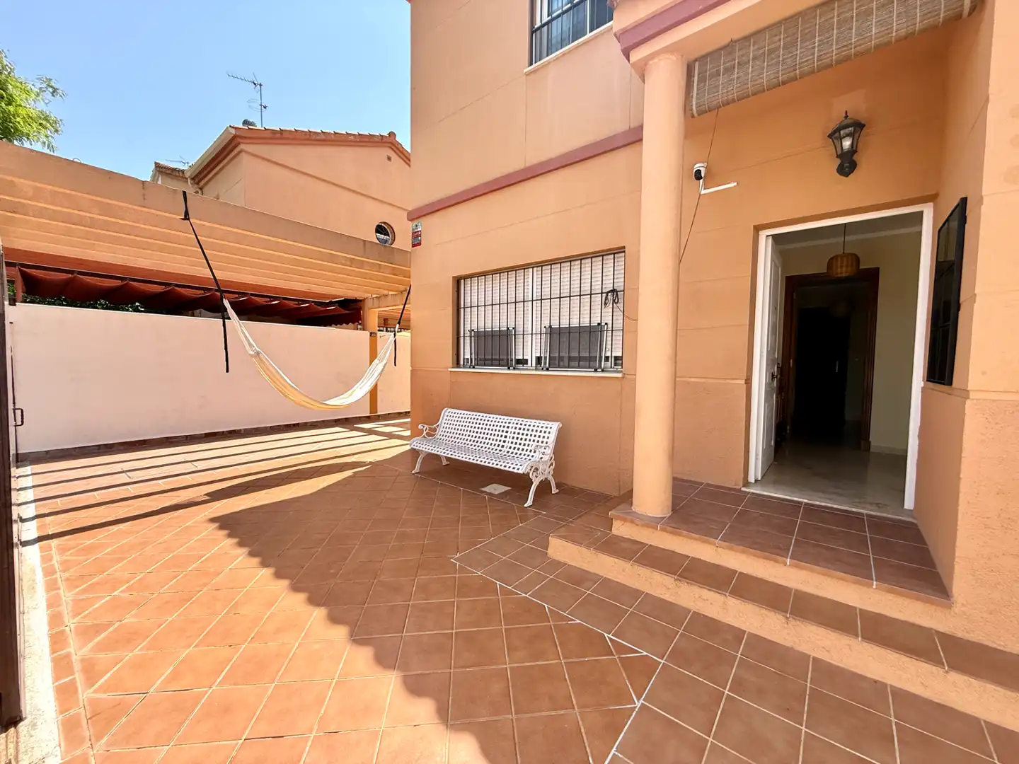 Terrassa de Casa adosada en venda en Espartinas amb Jardí privat, Terrassa i Piscina