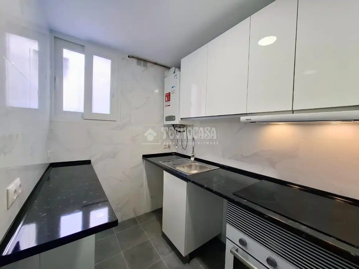 Cocina de Piso en venta en Madrid con Calefacción