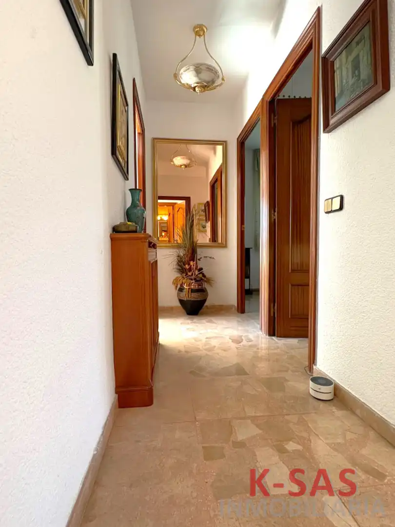 Casa amb piscina en venda a Carrer de les Tres Torres 6, imagen 8