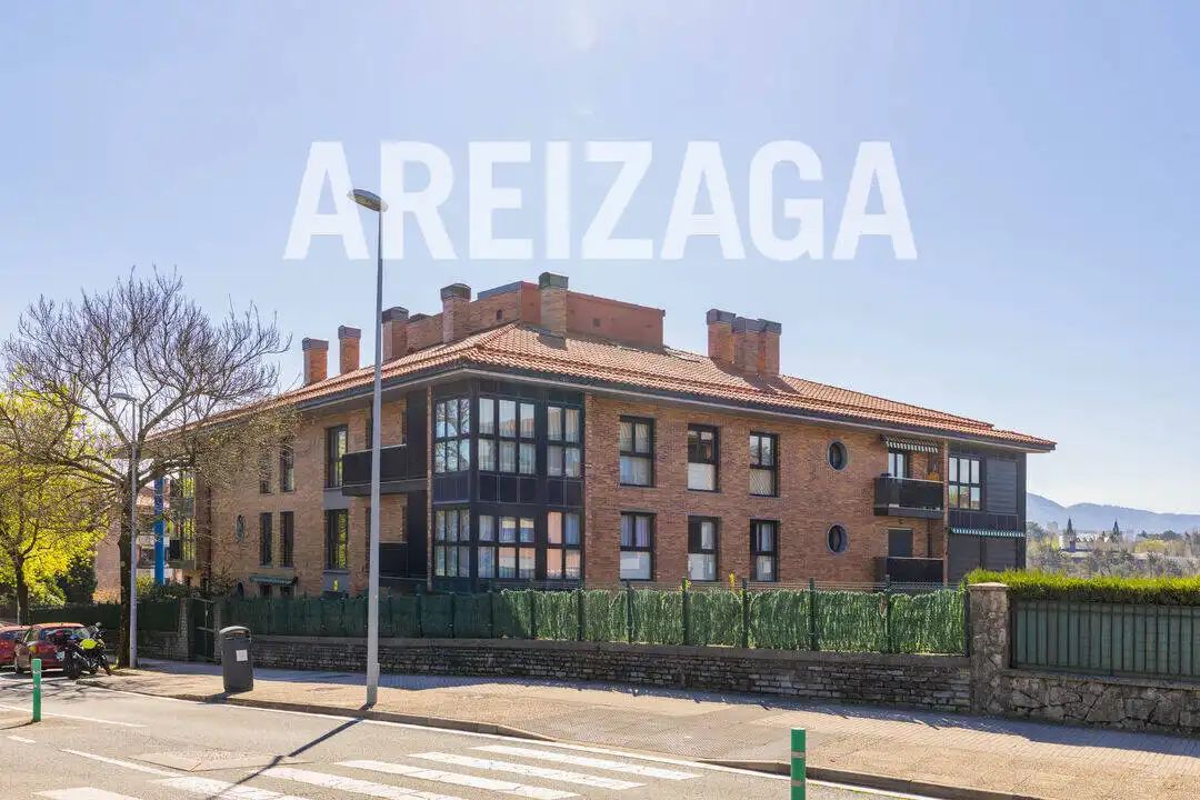 Exterior view of Flat for sale in Donostia - San Sebastián   with Heating, Private garden and Terrace