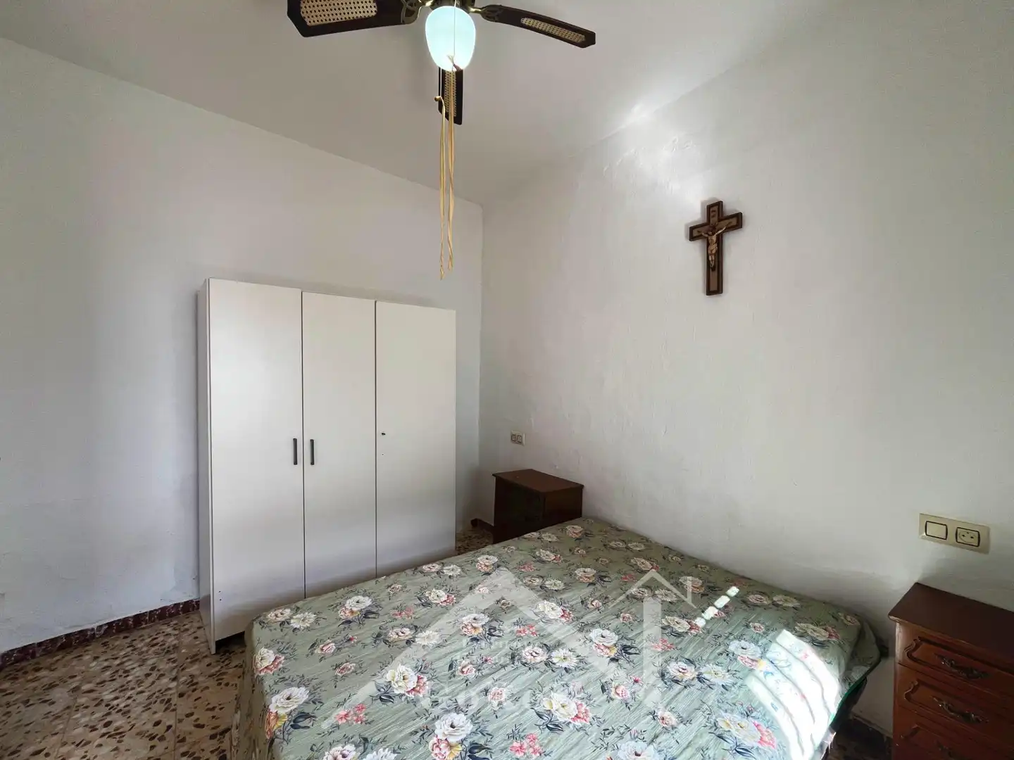 Habitación de Casa adosada en venta en Almadén de la Plata con Aire acondicionado, Terraza y Trastero