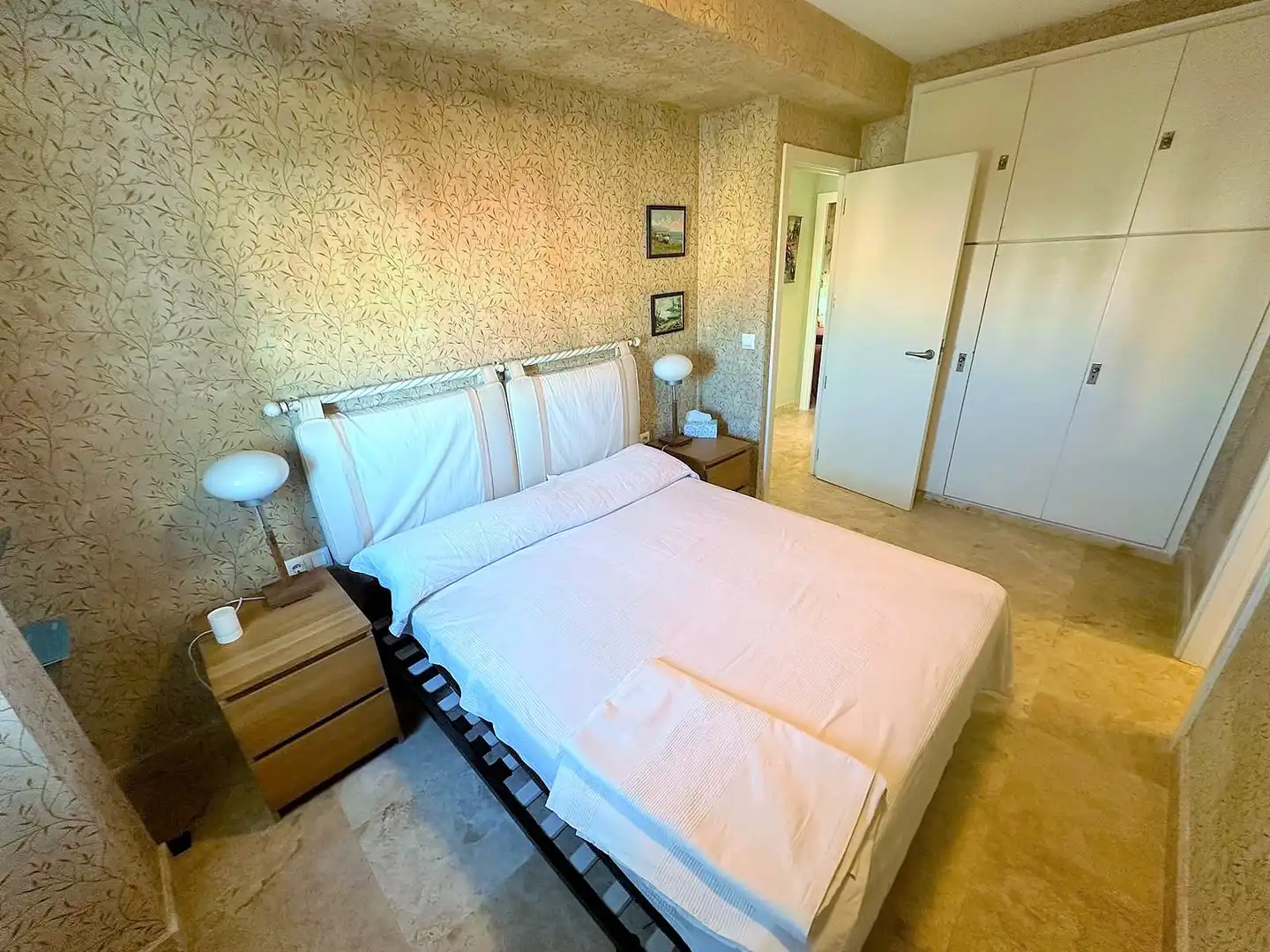 Dormitori de Apartament de lloguer en Valencia amb Calefacció, Jardí privat i Terrassa
