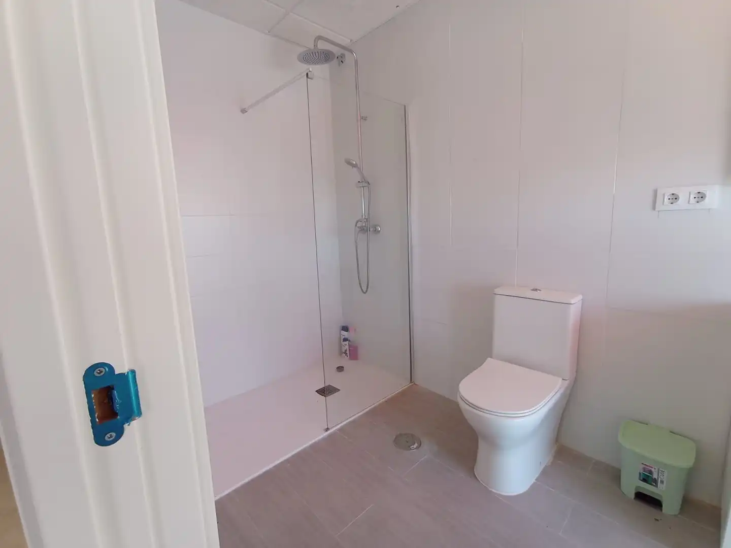 Badezimmer von Geschaftsraum zum Verkauf in Chipiona