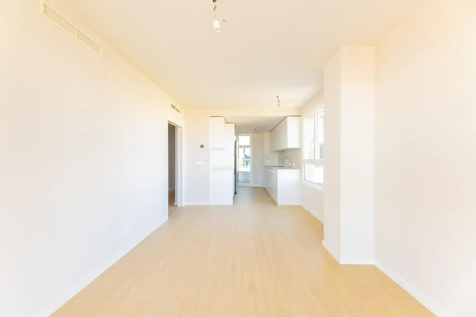 Wohnung zur Miete in Valencia mit Klimaanlage, Heizung und Privatgarten