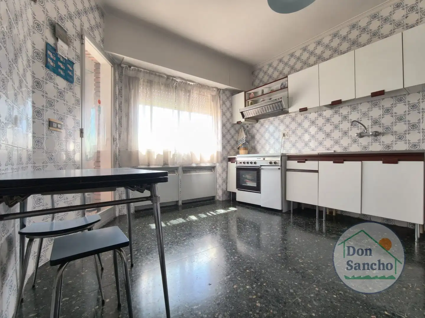 Cocina de Piso en venta en Valladolid con Calefacción, Terraza y Trastero
