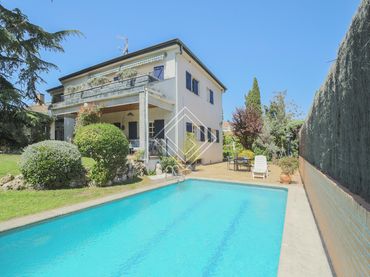 Xalet amb piscina en venda a Hortaleza