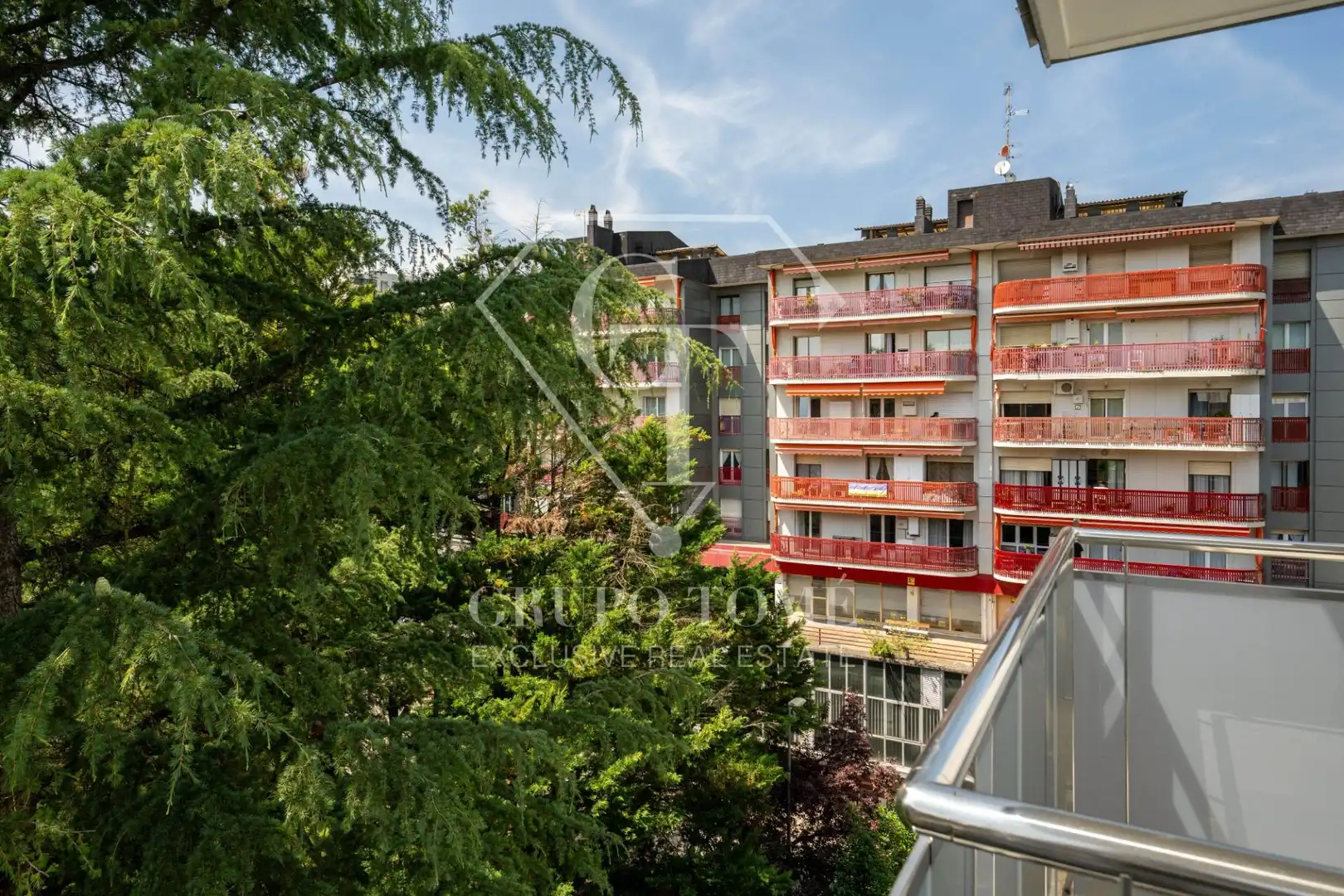 Terrassa de Pis en venda en Donostia - San Sebastián  amb Calefacció, Terrassa i Balcó