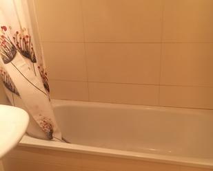 Bany de Apartament de lloguer en Castellanos de Moriscos amb Terrassa